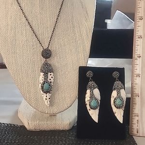 Handmade Genuine Sea Shell Turquoise Swarovski crystals necklace earring set ✨️